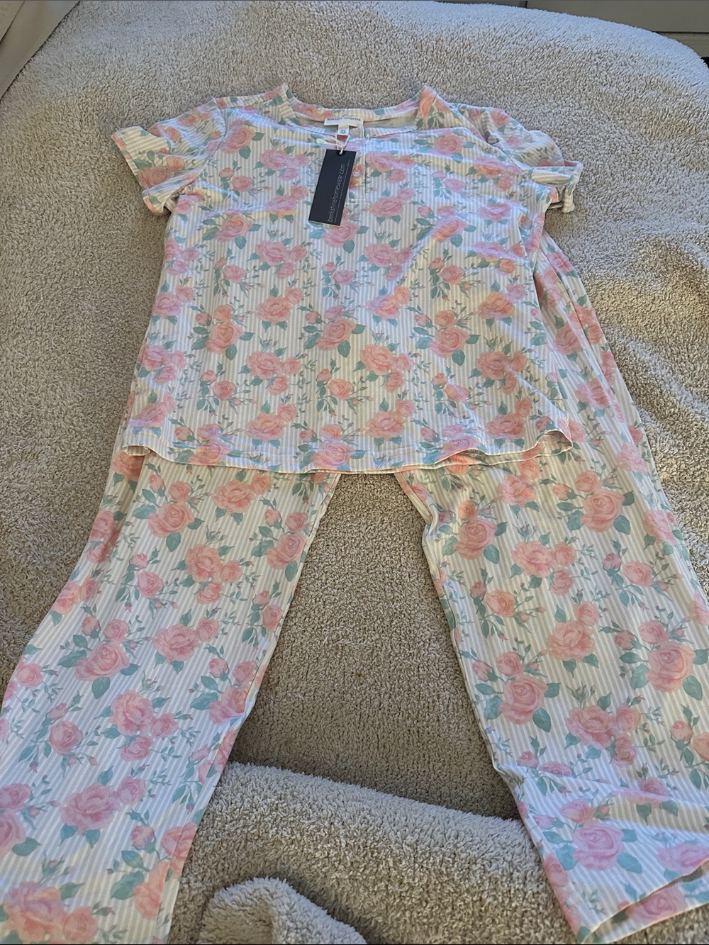 Berkshire Home Pajama butter set. XS petite with 25’ inseam. NWT. Pink floral